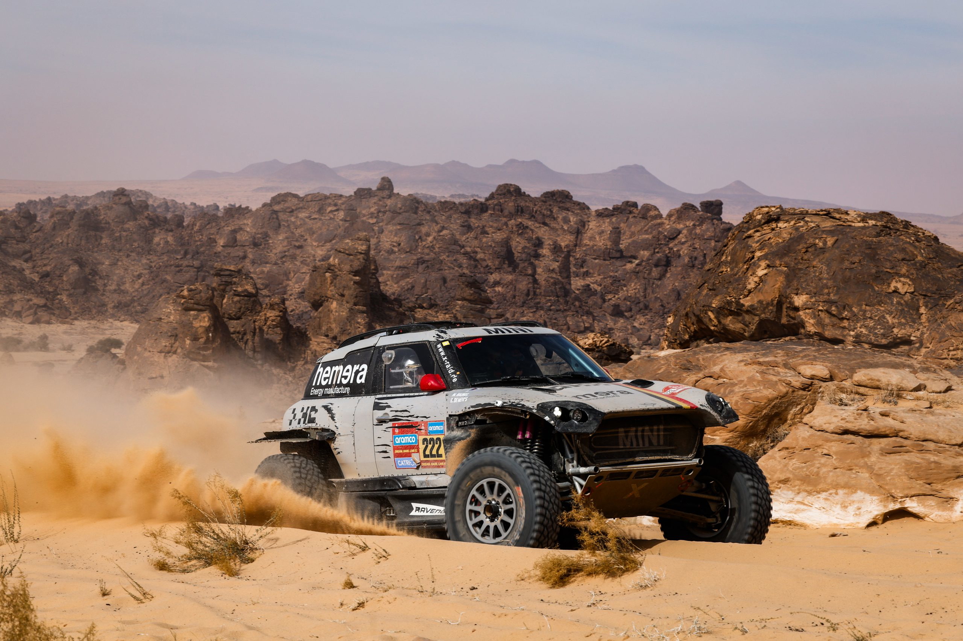 MINI rompe la imbatibilidad de Toyota y Nasser Al-Attiyah sigue obligado a atacar