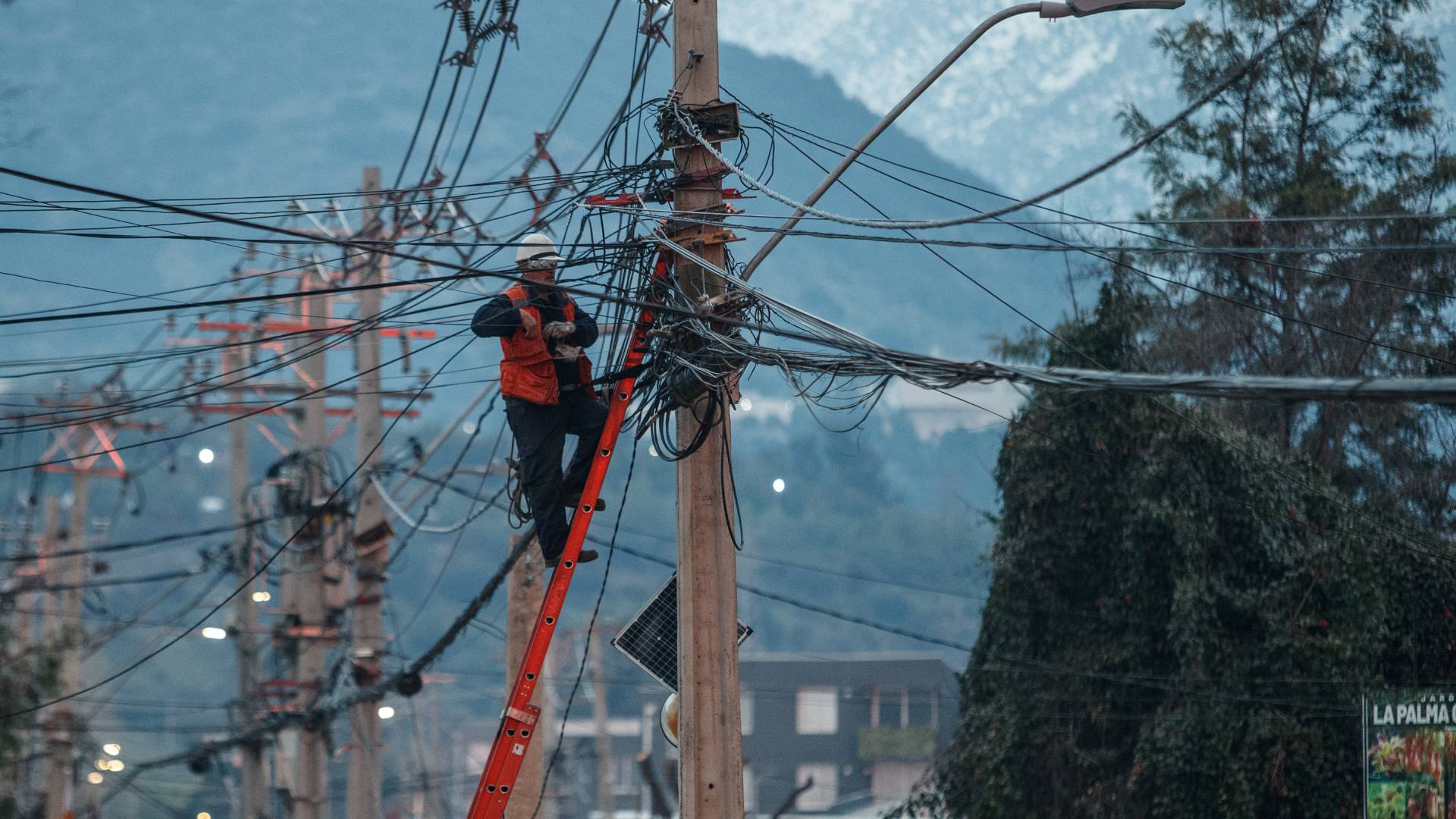 Nuevo corte de luz masivo en la Región Metropolitana: cuáles son las comunas afectadas