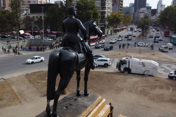 La incómoda estatua de Baquedano: los tiras y afloja por reubicar el monumento