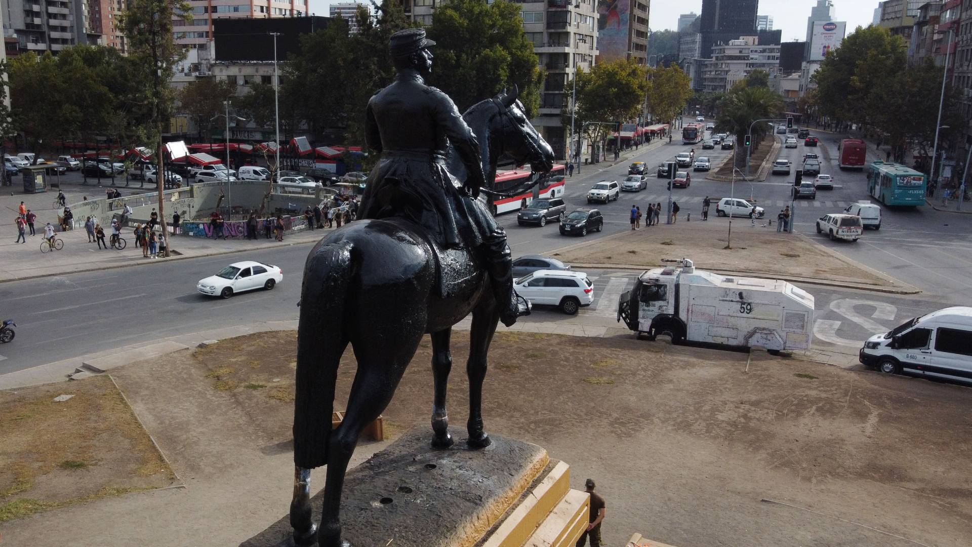 La incómoda estatua de Baquedano: los tiras y afloja por reubicar el monumento