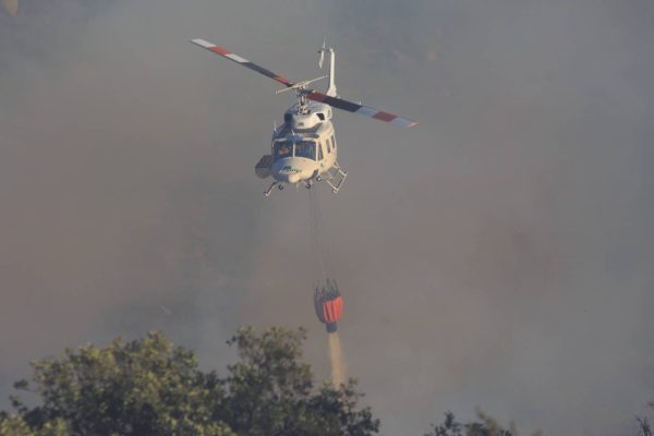 Gobierno anuncia querella criminal tras disparos a helicóptero que combatía incendio en Collipulli