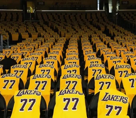 El espectacular regalo de Lakers para los hinchas en el debut de Doncic