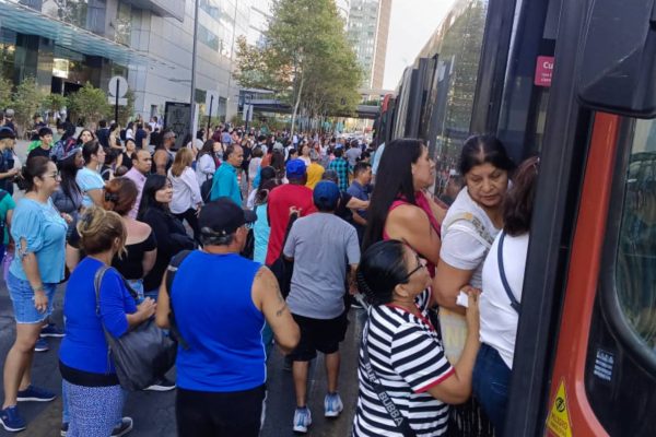 Diez registros que dejó el masivo corte de luz en el país