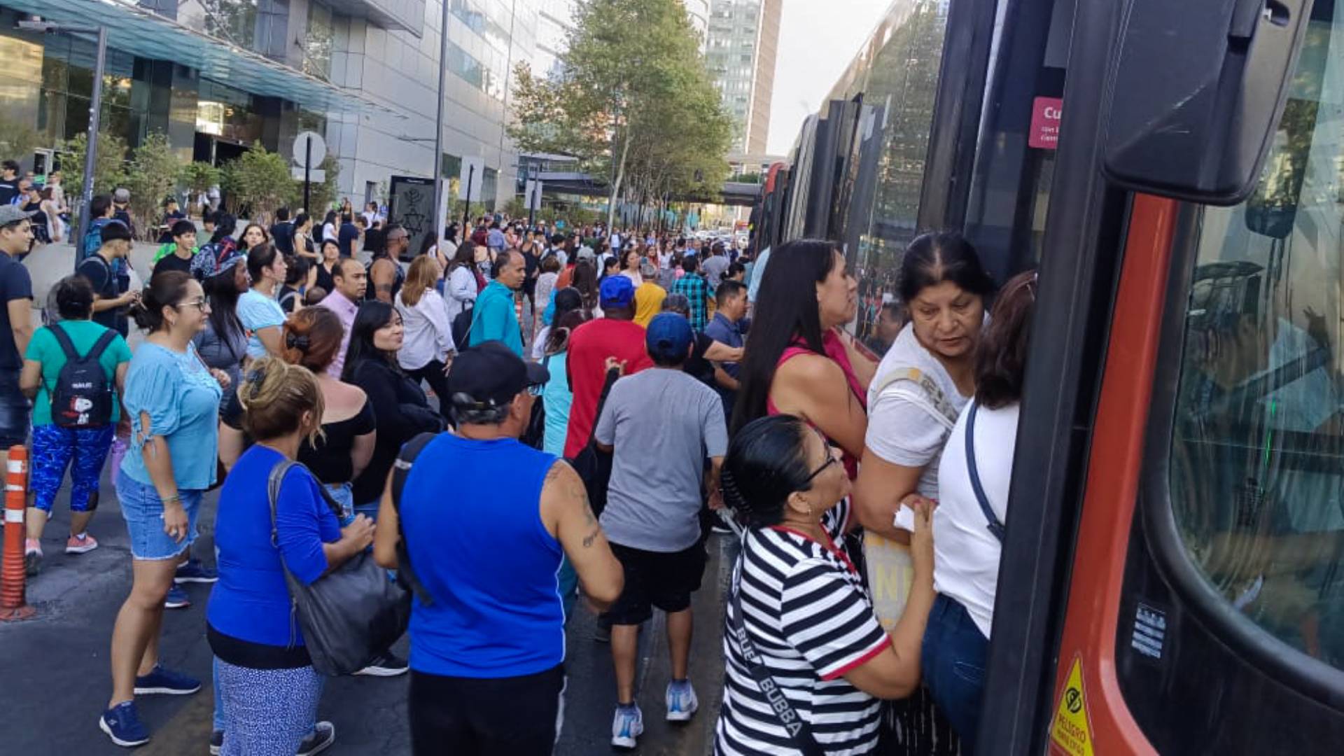 Diez registros que dejó el masivo corte de luz en el país