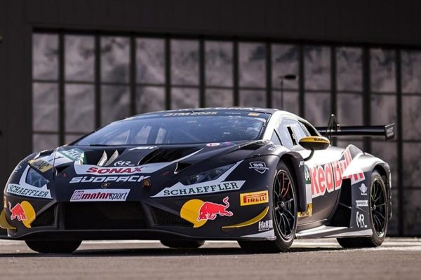 Lamborghini y Aston Martin presentan sus equipos para el DTM