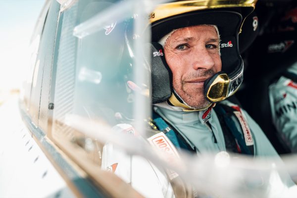 De copiloto Leyenda del Rally Dakar a ser un ejemplo de superación tras una amputación