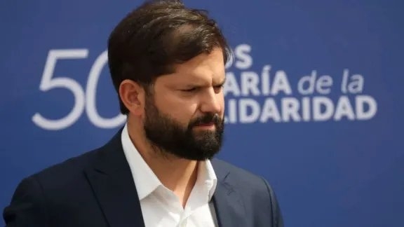 Cadem: 59% desaprueba gestión de Boric por incendios y 42% rechaza gabinete de Kast