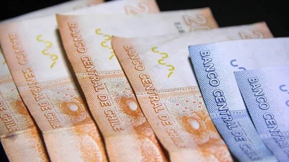 Aumento del salario mínimo en 2026: alivio laboral y retos empresariales