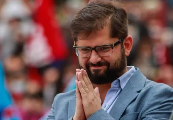 Encuesta Criteria: Gobierno de Boric mantiene 31% y mayoría valora triunfo de Kast