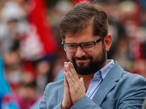 Encuesta Criteria: Gobierno de Boric mantiene 31% y mayoría valora triunfo de Kast