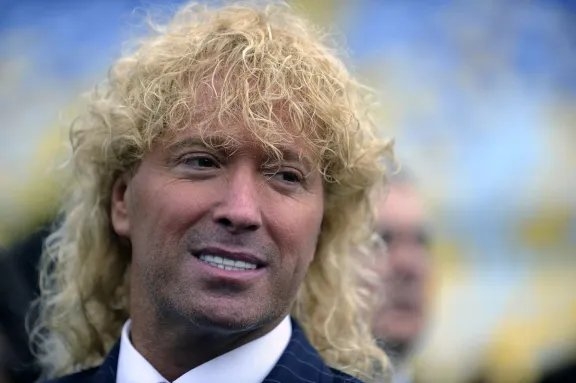 Leonardo Farkas dona millonaria ayuda a tres afectados de incendios forestales en Biobío