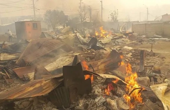 Gobierno reporta 16 muertos por incendios forestales en Biobío y Ñuble