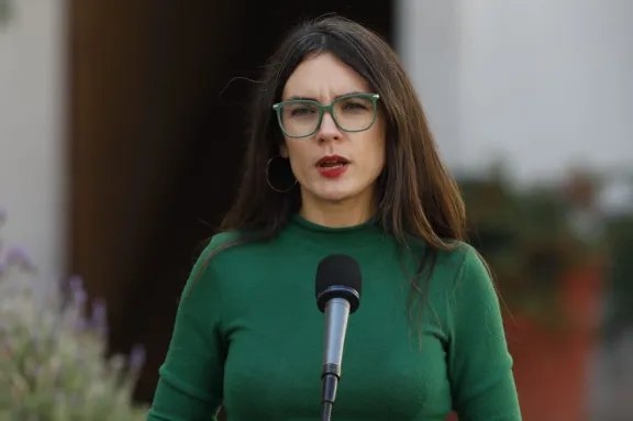 Ministra Vallejo alerta de riesgos para litio y cobre en América Latina