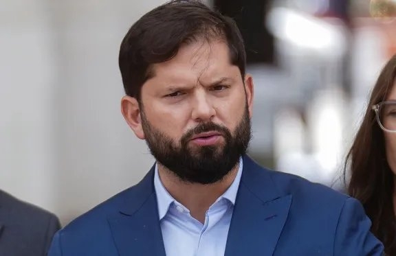 Gobierno presenta ley de supersueldos del Congreso; Fedacon acusa que Boric los 'vendió'