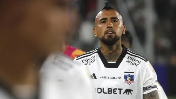 Pachuca va por Arturo Vidal para el Mundial de Clubes; Colo Colo rechaza, pero negocian