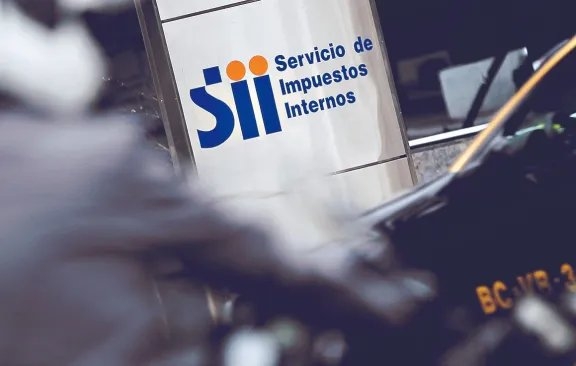 Bancos deberán informar al SII cuando clientes reciban más de 50 transferencias al mes: revisa si fuiste reportado