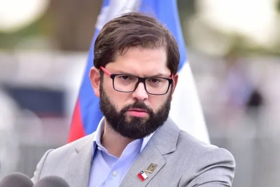 Boric declara por compra fallida de casa de Allende: “Jamás fui advertido de una inhabilidad constitucional”