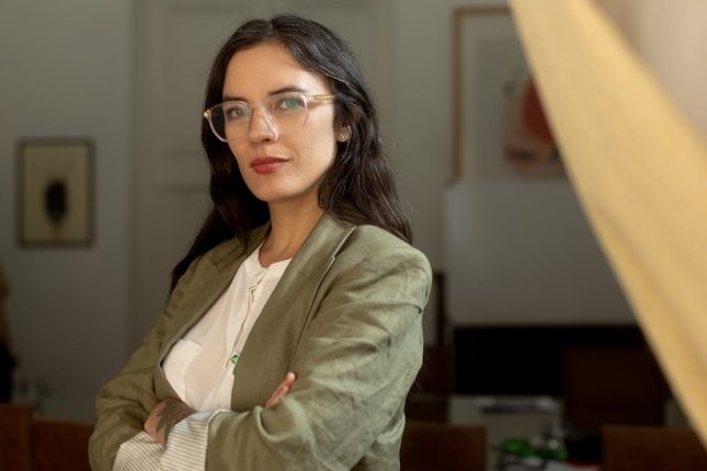 Nueva polémica por omisiones patrimoniales y contratos públicos sacude a Camila Vallejo