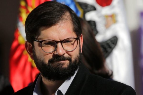 Gabriel Boric vuelve gradualmente a la política y perfila su futuro