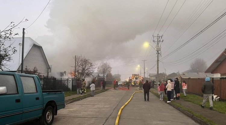 Incendio arrasa vivienda en San Pablo: mueren dos jóvenes