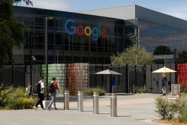 Empleado de Google acusado de usar datos confidenciales para ganar más de US$1M apostando