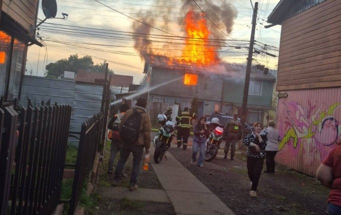 Incendio arrasa vivienda en Osorno y deja 10 damnificados