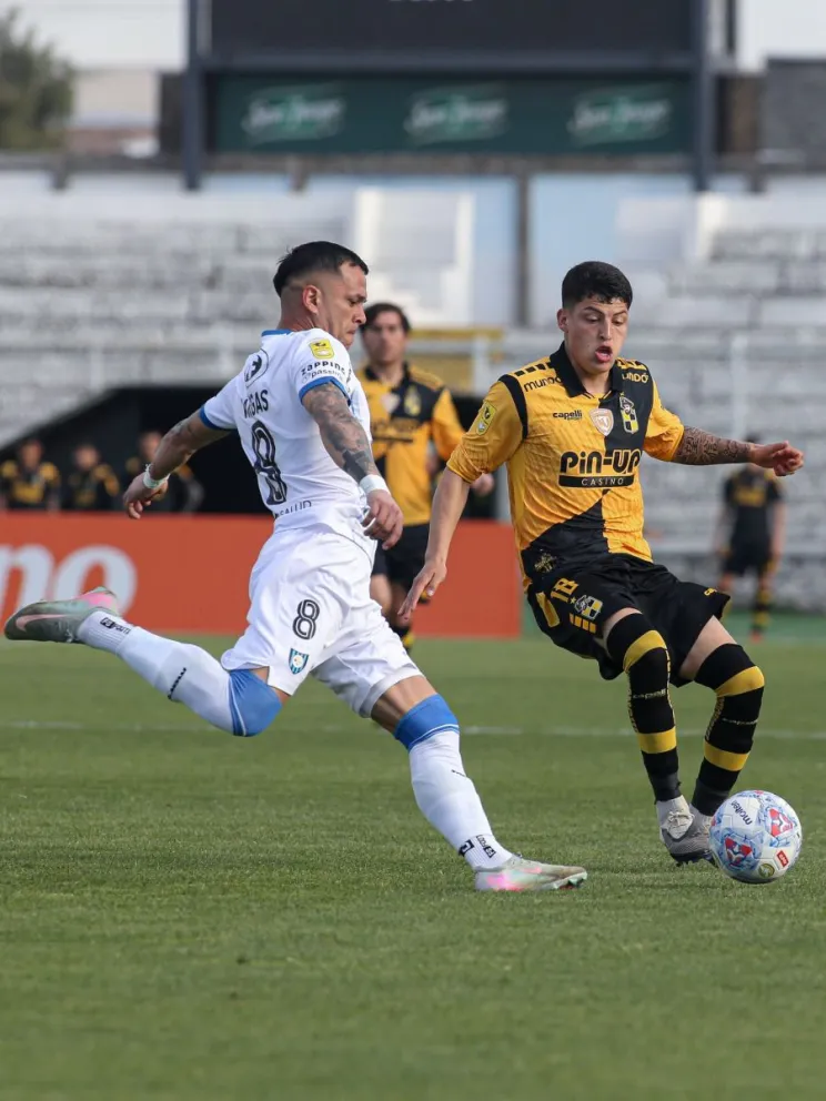 Huachipato aguanta la presión y deja a Coquimbo Unido sin remontada