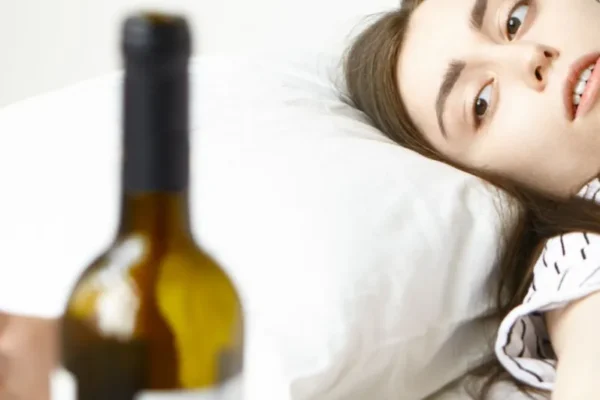 Resaca o caña: medidas para aliviar sus efectos, aunque no exista una cura rápida