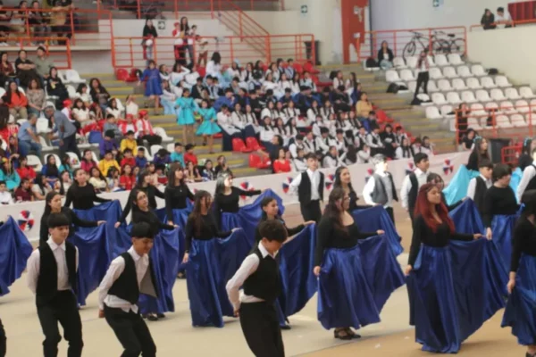 Tradición y color protagonizan la muestra folclórica del Colegio Andrés Bello Centro