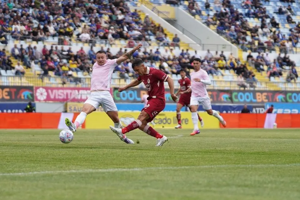 Everton remonta ante La Serena y gana 3-2 en un cierre definido por penales