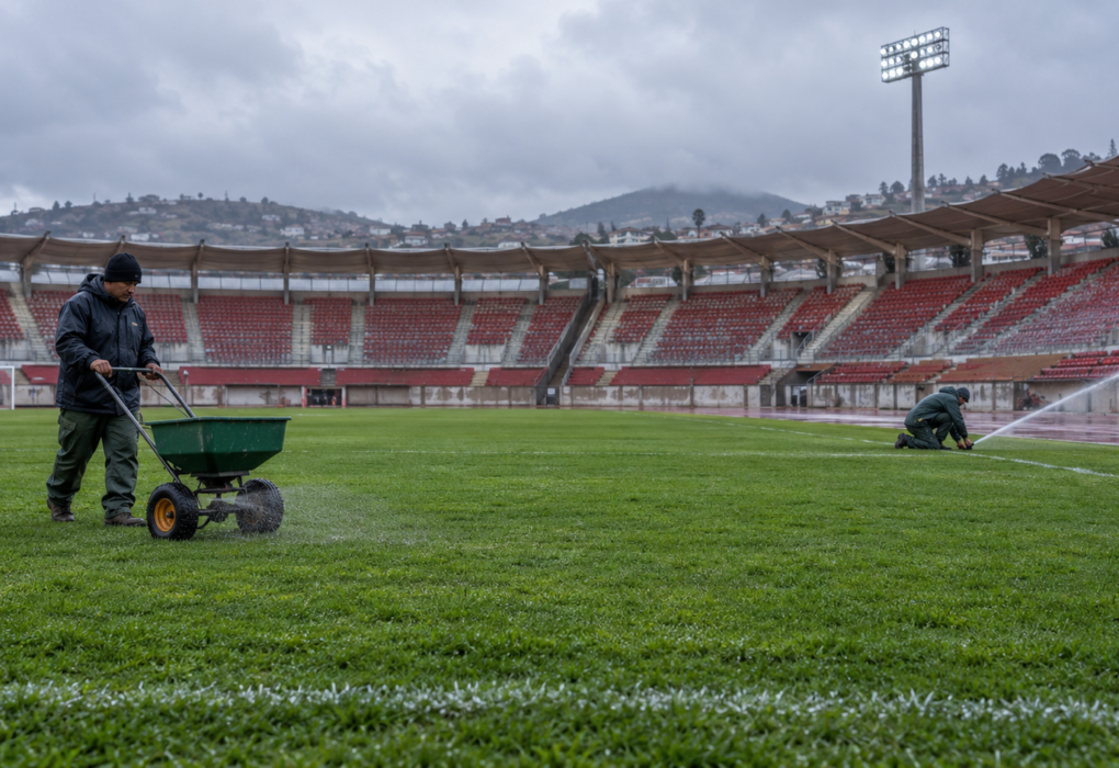 La Portada mantiene su césped en buenas condiciones pese a un 2026 lluvioso