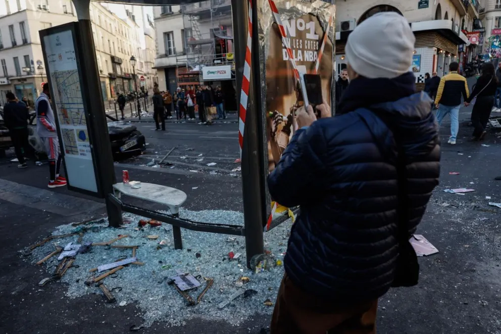 Macron exige condenar la violencia y responsabiliza a grupos de ultraizquierda por los disturbios en Francia